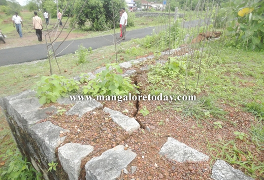 Manchikere  earth panics Manchikere residents 